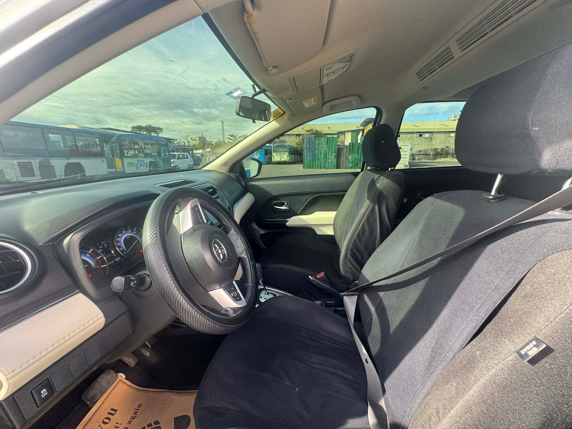 2018 TOYOTA RUSH 1.5L G AUTOMATIC TRANSMISSION Gold Aces Car Display Center