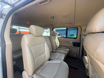 2019 HYUNDAI STAREX GOLD 2.5L CRDi AUTOMATIC TRANSMISSION Gold Aces Car Display Center