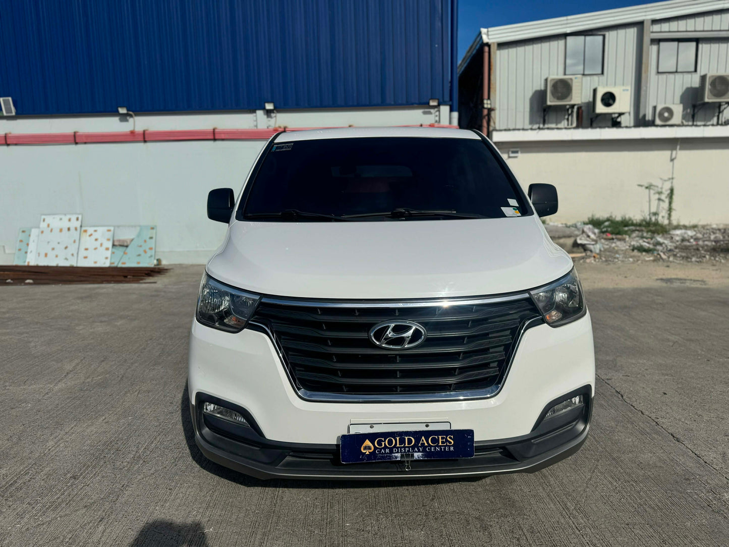 2019 HYUNDAI STAREX GOLD 2.5L CRDi AUTOMATIC TRANSMISSION Gold Aces Car Display Center
