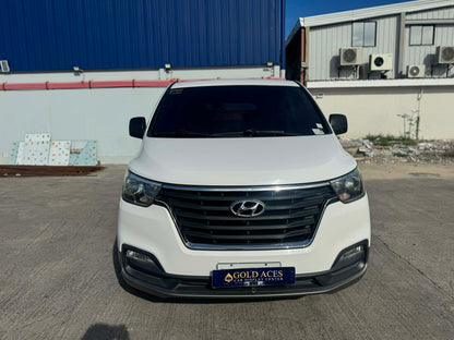 2019 HYUNDAI STAREX GOLD 2.5L CRDi AUTOMATIC TRANSMISSION Gold Aces Car Display Center