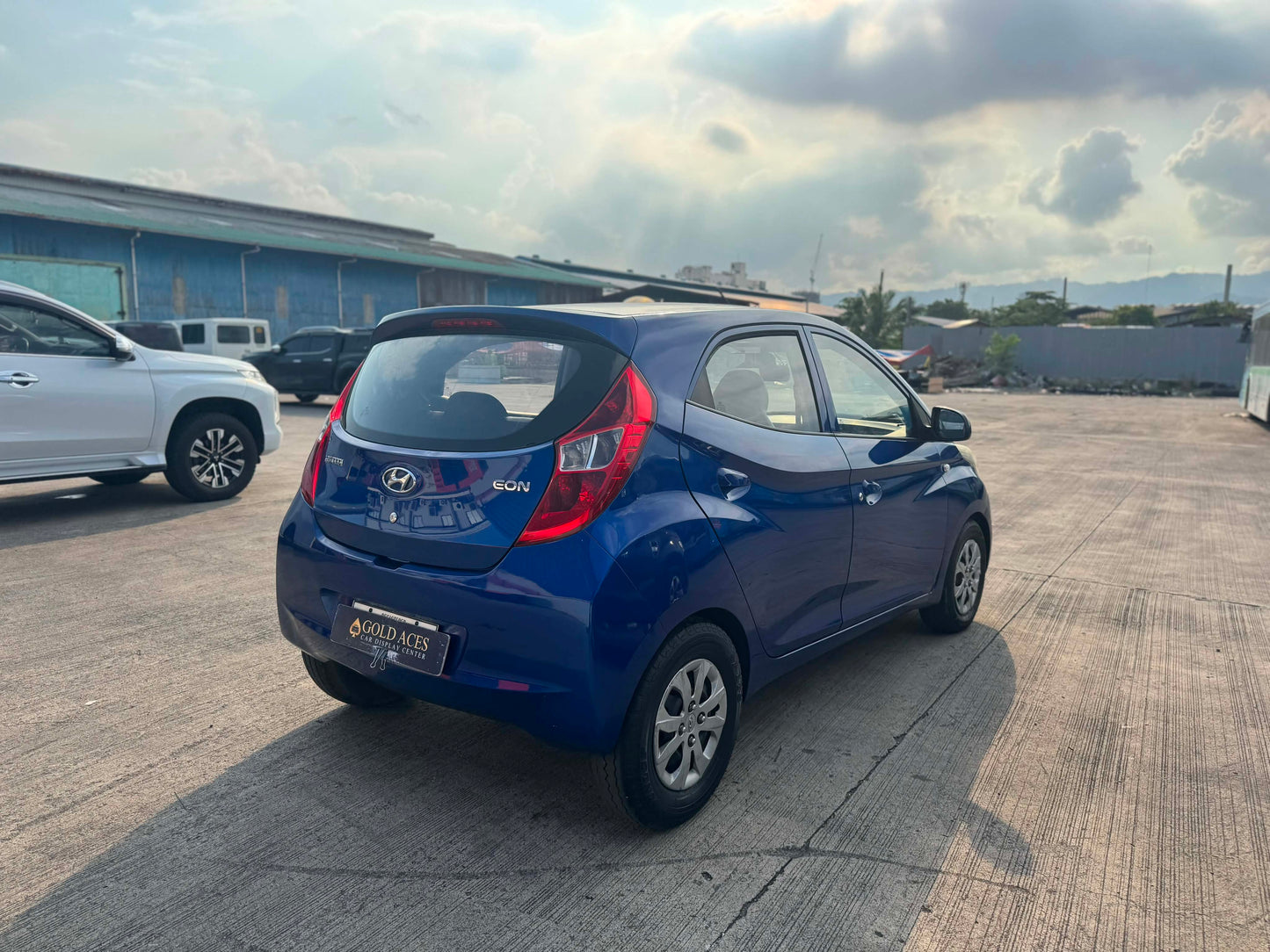2018 HYUNDAI EON GLX 0.8L MANUAL TRANSMISION Gold Aces Car Display Center