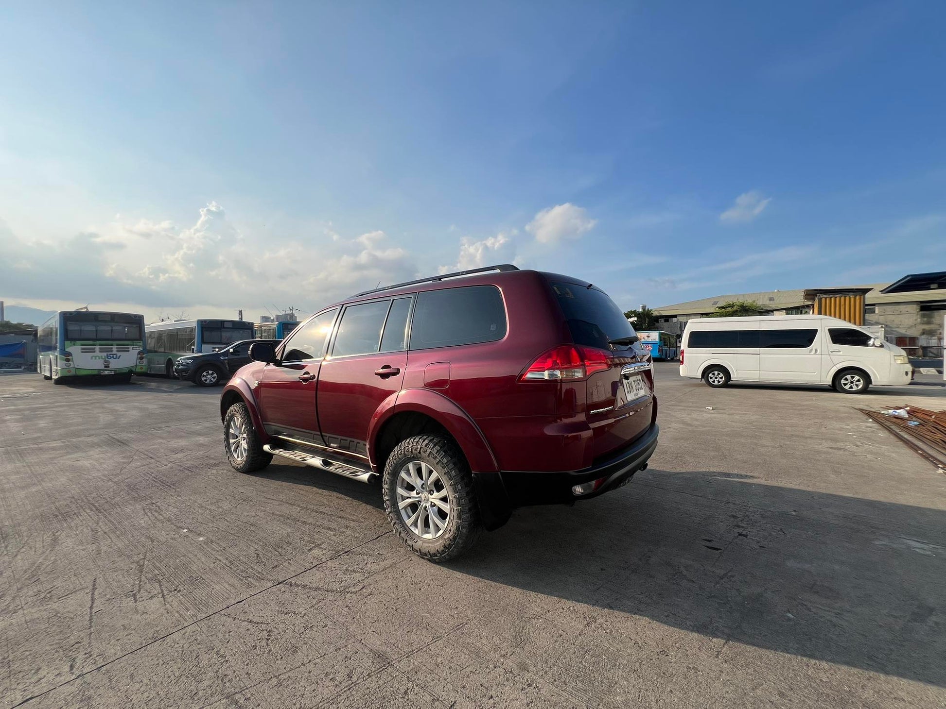 2015 MITSUBISHI MONTERO SPORTS GLS 2.4L DSL MANUAL TRANSMISSION (77TKMS ONLY!) Gold Aces Car Display Center