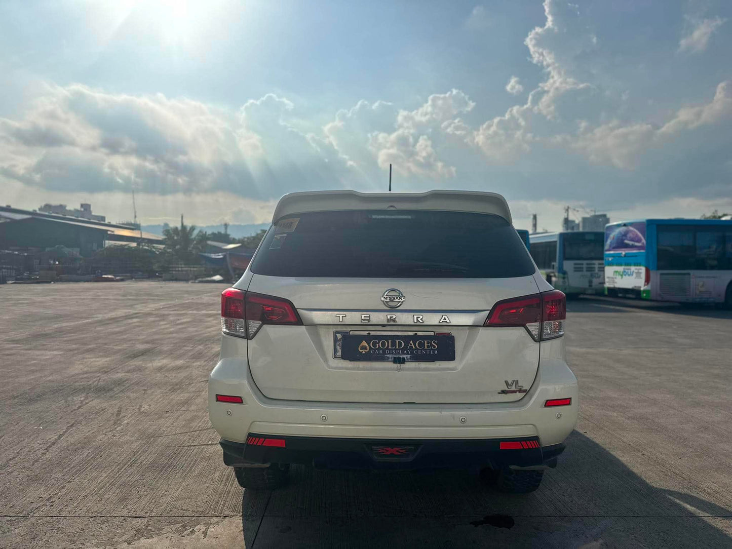 2019 NISSAN TERRA 2.5L VL 4X2 AUTOMATIC TRANMISSION Gold Aces Car Display Center