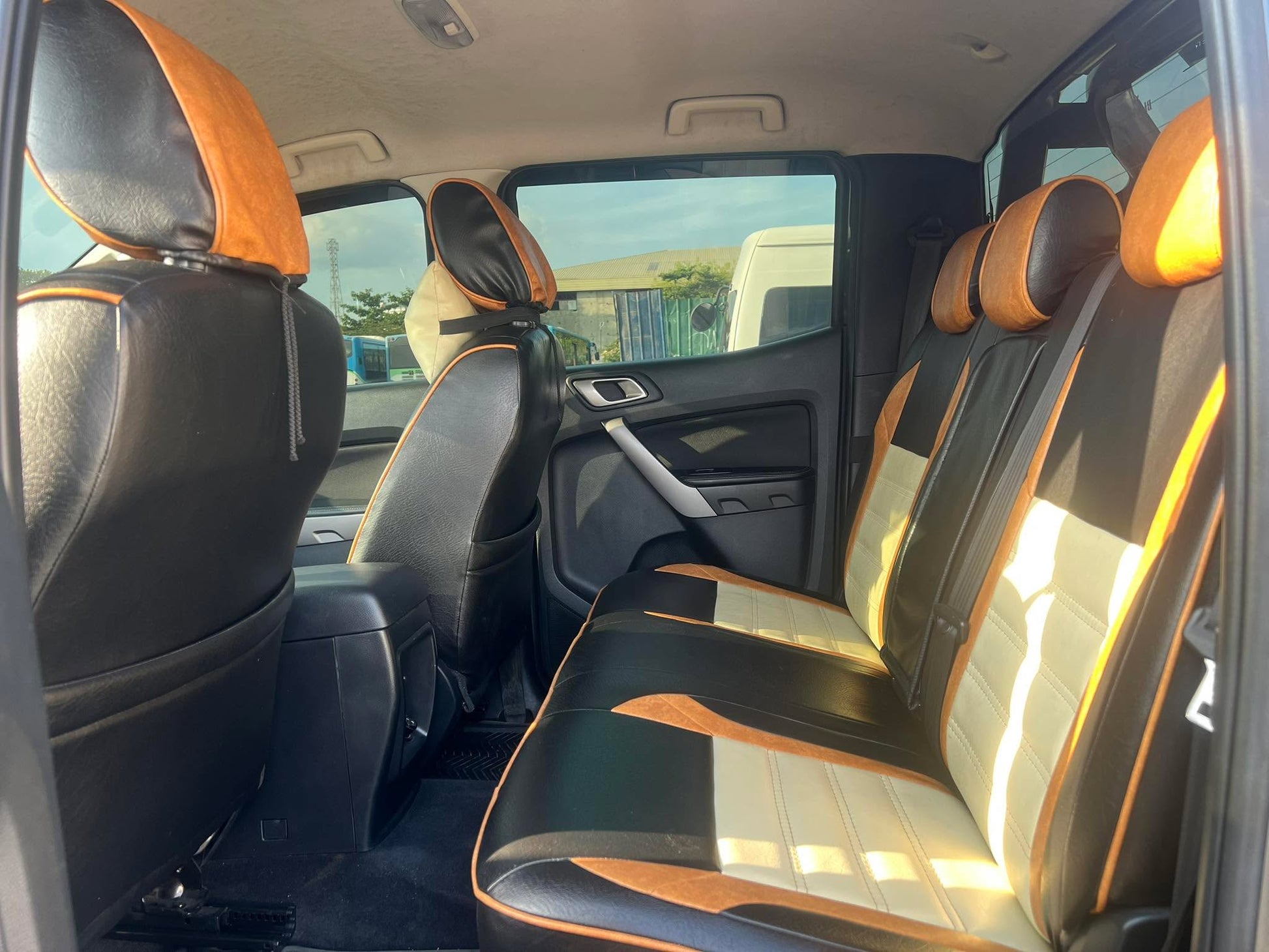 2019 FORD RANGER XLT 2.2L MANUAL TRANSMISSION Gold Aces Car Display Center