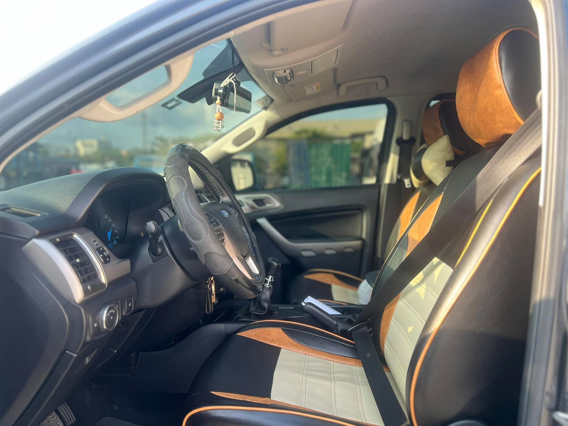 2019 FORD RANGER XLT 2.2L MANUAL TRANSMISSION Gold Aces Car Display Center