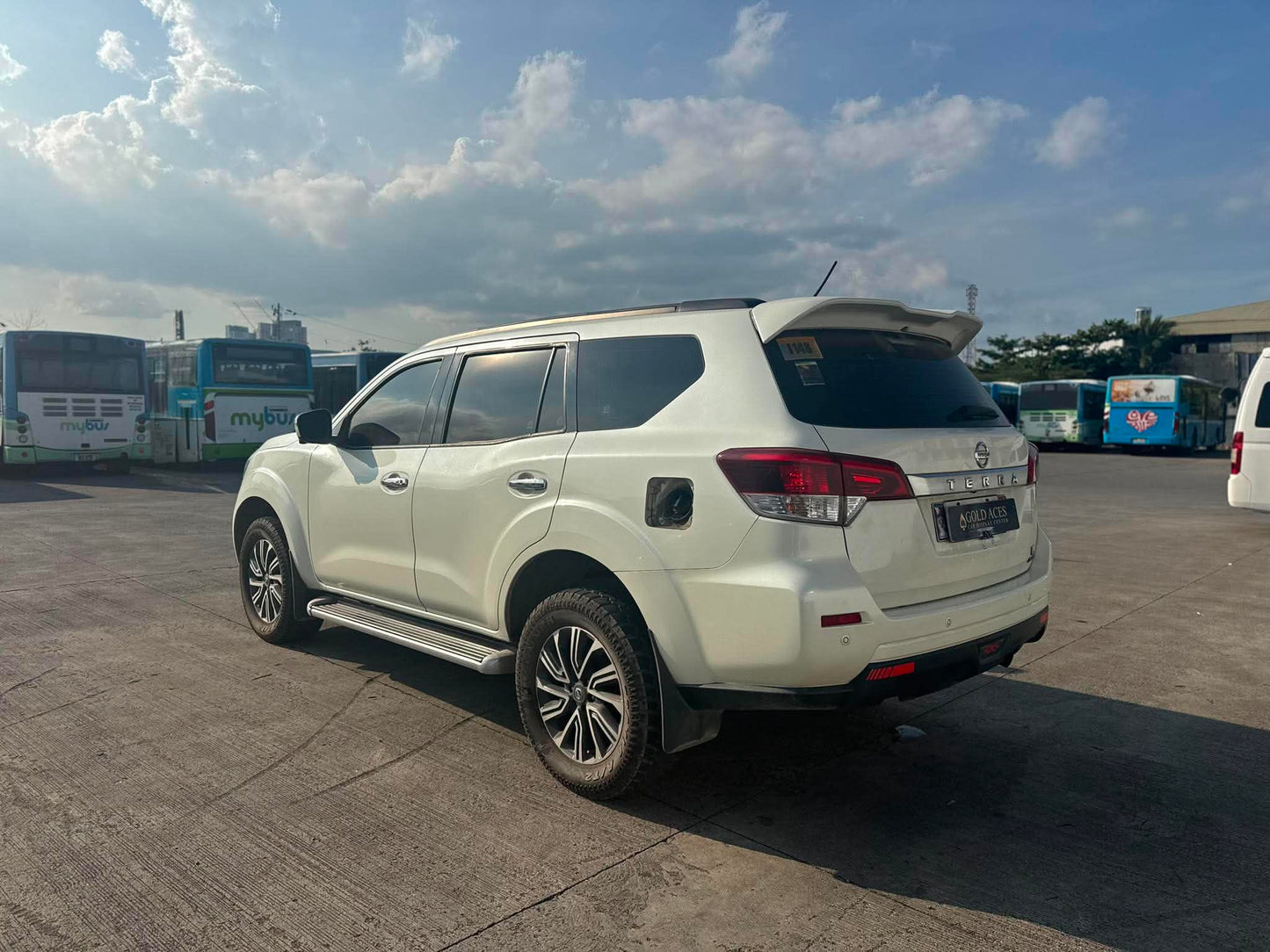 2019 NISSAN TERRA 2.5L VL 4X2 AUTOMATIC TRANMISSION Gold Aces Car Display Center