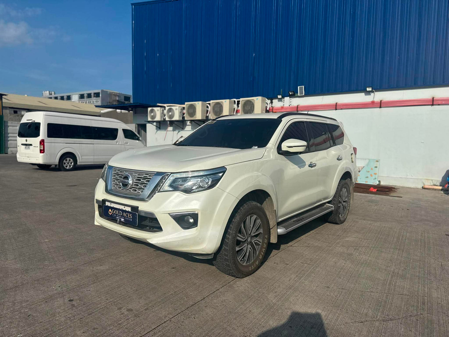 2019 NISSAN TERRA 2.5L VL 4X2 AUTOMATIC TRANMISSION Gold Aces Car Display Center