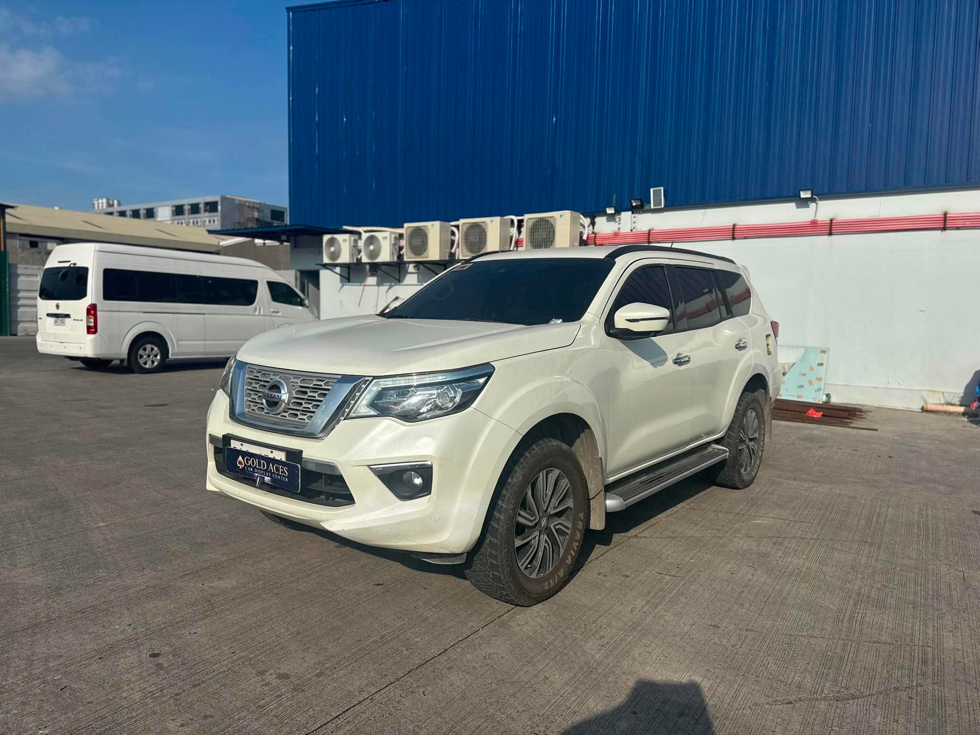 2019 NISSAN TERRA 2.5L VL 4X2 AUTOMATIC TRANMISSION Gold Aces Car Display Center