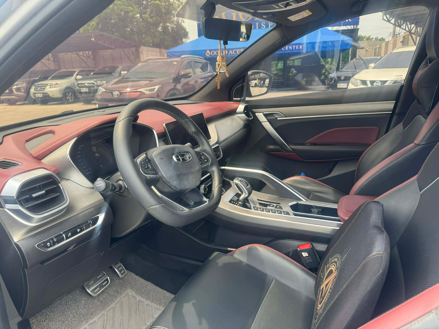 2021 GEELY COOLRAY SPORTS 1.5L AUTOMATIC TRANSMISSION Gold Aces Car Display Center
