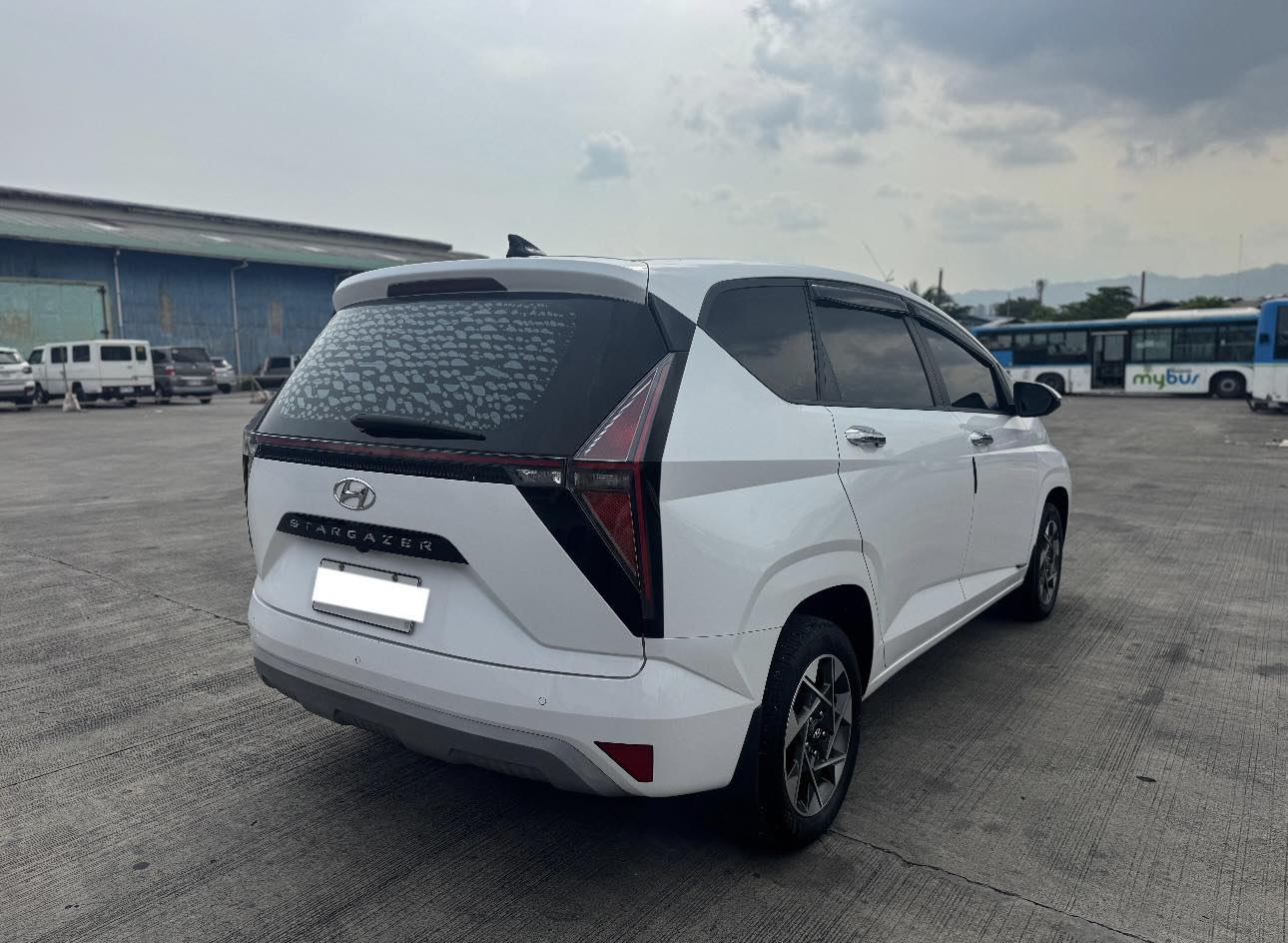 2023 HYUNDAI STARGAZER 1.5 GLS PREMIUM GAS AUTOMATIC TRANSMISSION HYUNDAI