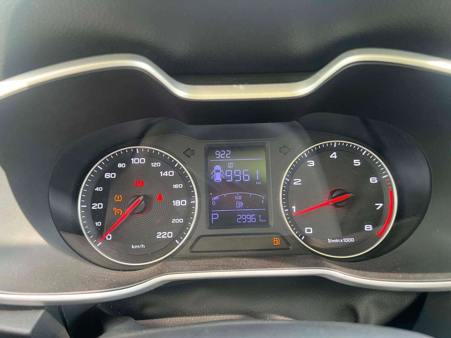 2024 MG ZS ALPHA 1.5L AUTOMATIC TRANSMISSION Gold Aces Car Display Center