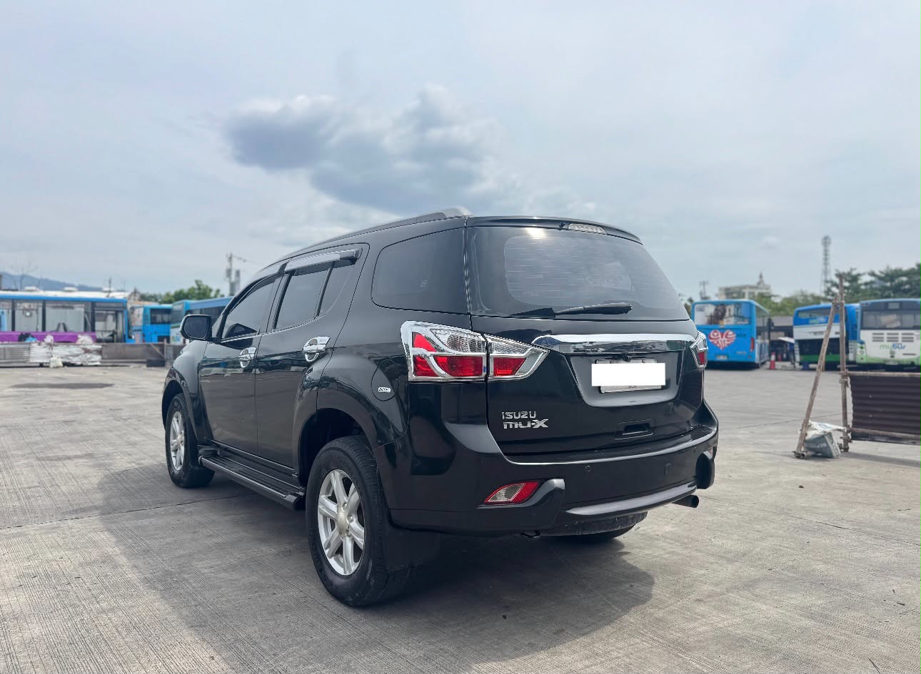 2015 ISUZU MUX LSA 2.4L AUTOMATIC TRANSMISSION Gold Aces Car Display Center