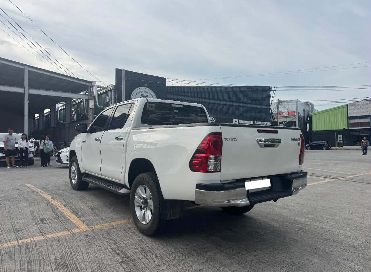 2018 TOYOTA HILUX G 2.4L AUTOMATIC TRANSMISSION Gold Aces Car Display Center