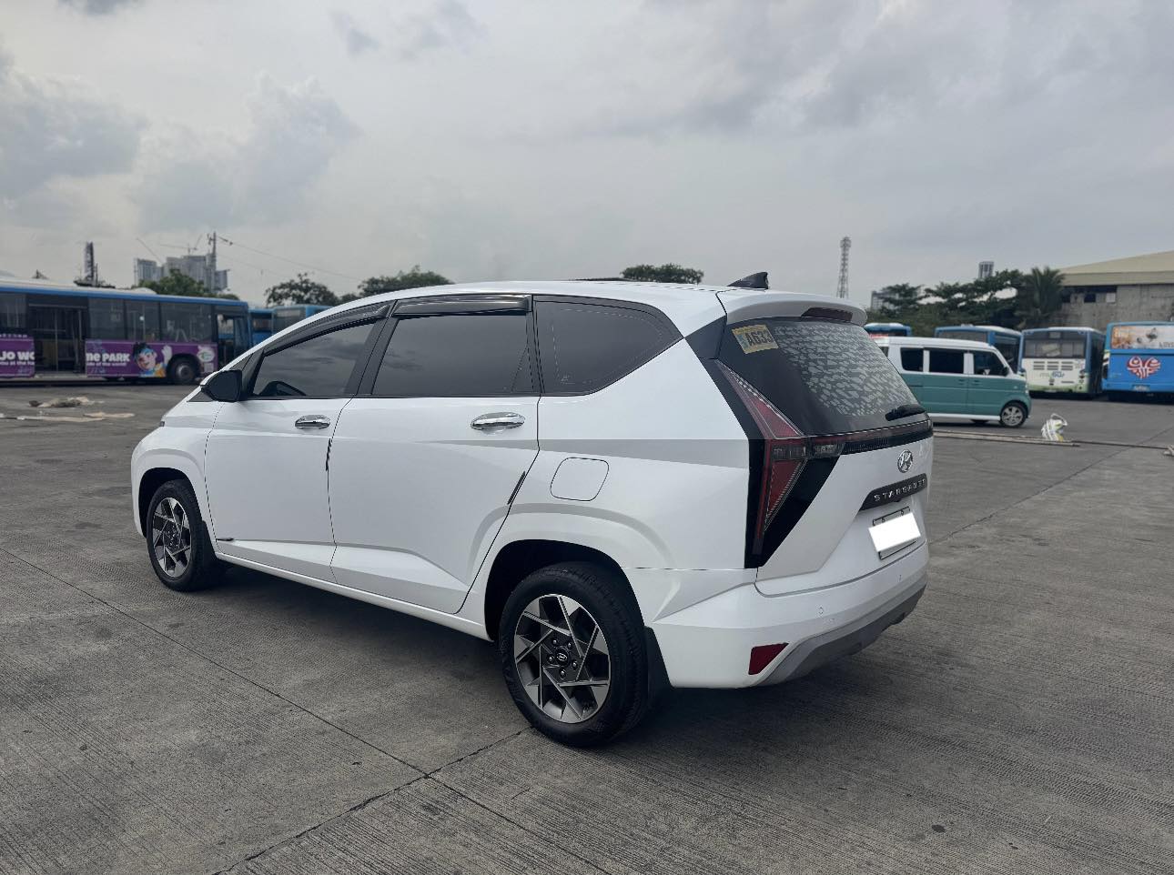 2023 HYUNDAI STARGAZER 1.5 GLS PREMIUM GAS AUTOMATIC TRANSMISSION HYUNDAI