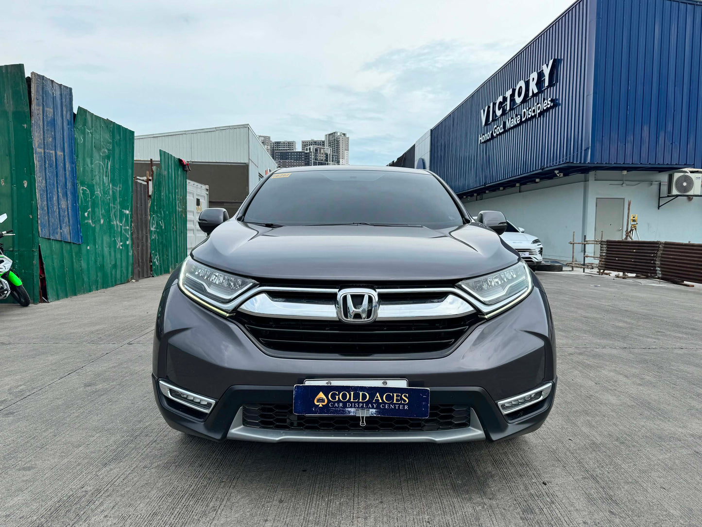 2018 HONDA CRV 1.6L TURBO DIESEL 4X2 AUTOMATIC TRANSMISSION Gold Aces Car Display Center