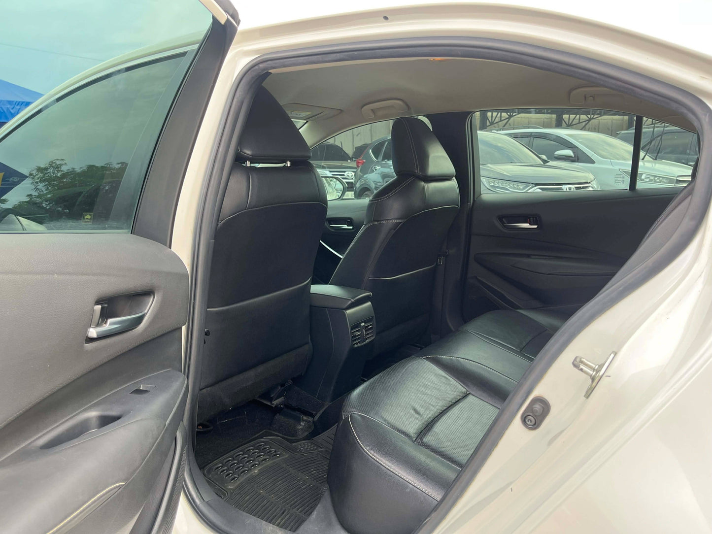 2019 TOYOTA ALTIS 1.6L V AUTOMATIC TRANSMISSION (35TKMS ONLY!) Gold Aces Car Display Center