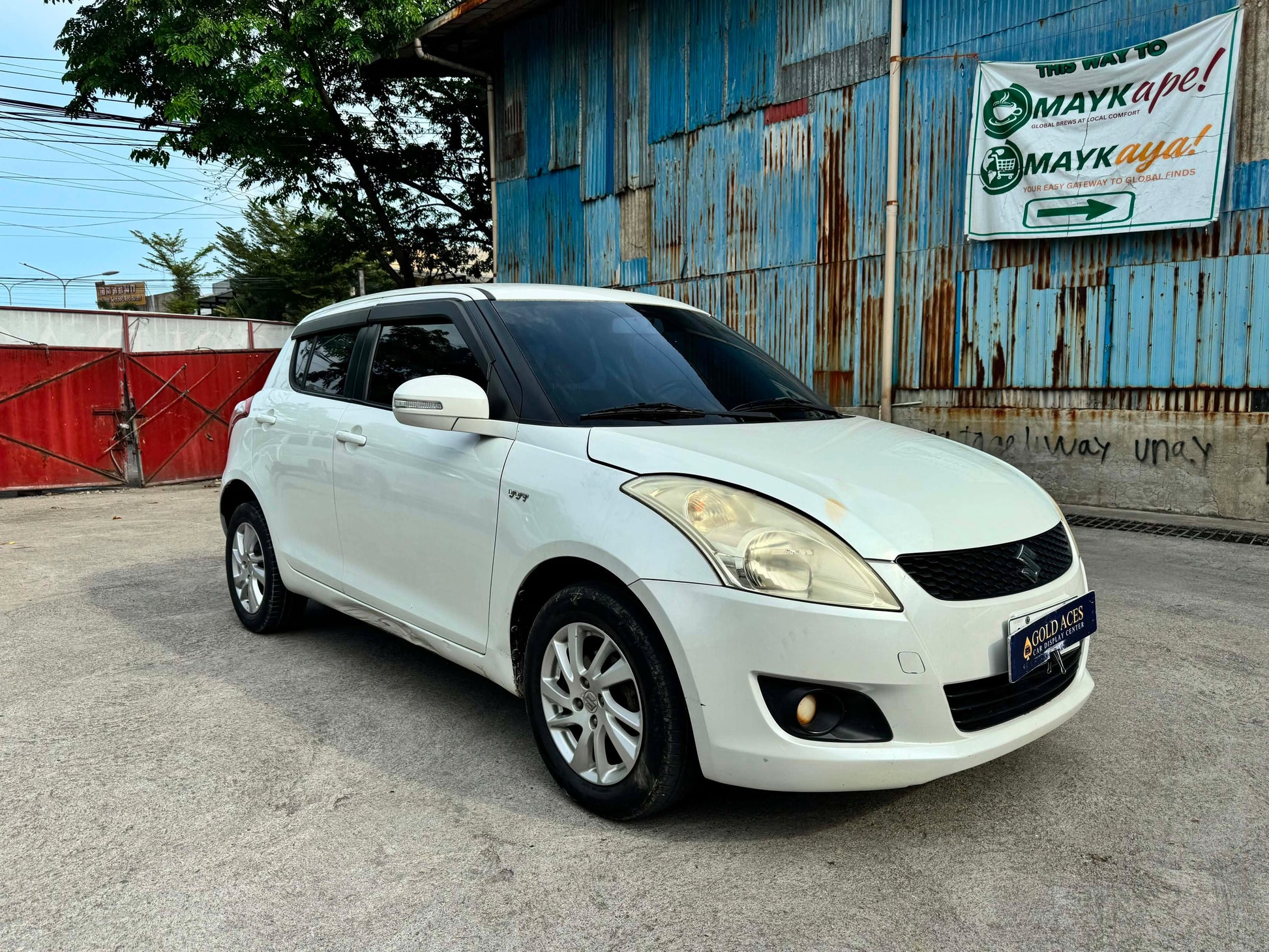 2015 SUZUKI SWIFT 1.2L AUTOMATIC TRANSMISSION (58TKMS ONLY!) Gold Aces Car Display Center