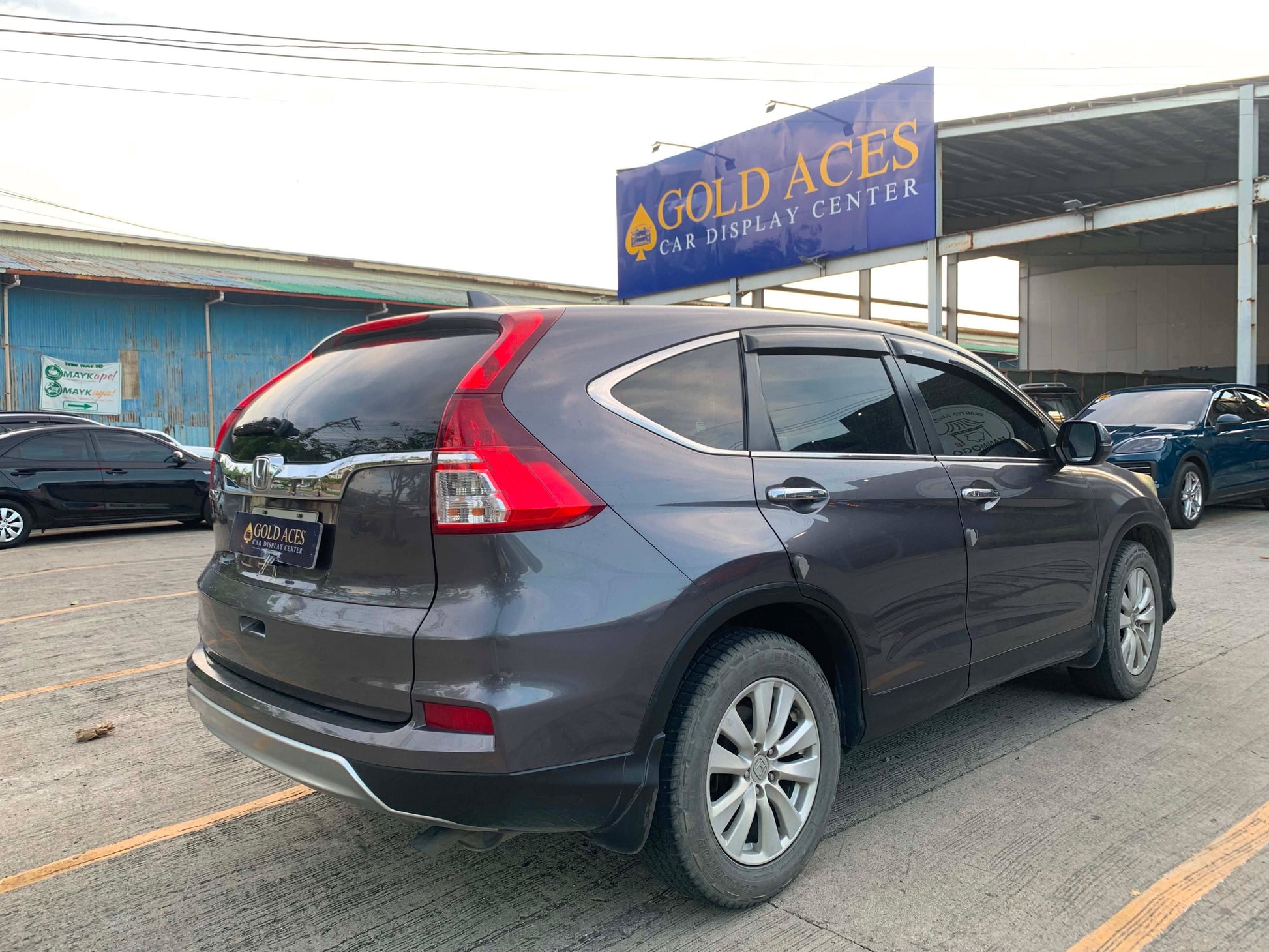2016 HONDA CRV 2.0L GAS 4X2 AUTOMATIC TRANSMISSION Gold Aces Car Display Center