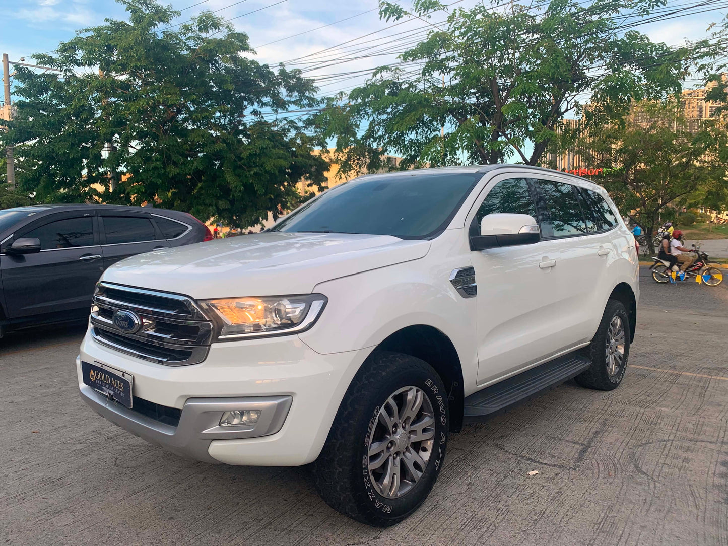 2017 FORD EVEREST TREND 4X2 2.2L DSL AUTOMATIC TRANSMISSION Gold Aces Car Display Center