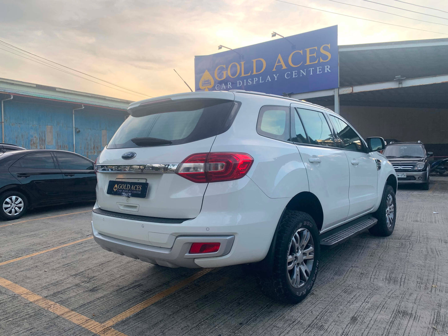 2017 FORD EVEREST TREND 4X2 2.2L DSL AUTOMATIC TRANSMISSION Gold Aces Car Display Center