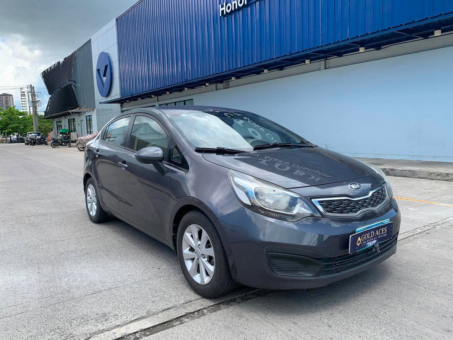 2012 KIA RIO EX 1.4 MANUAL TRANSMISSION Gold Aces Car Display Center