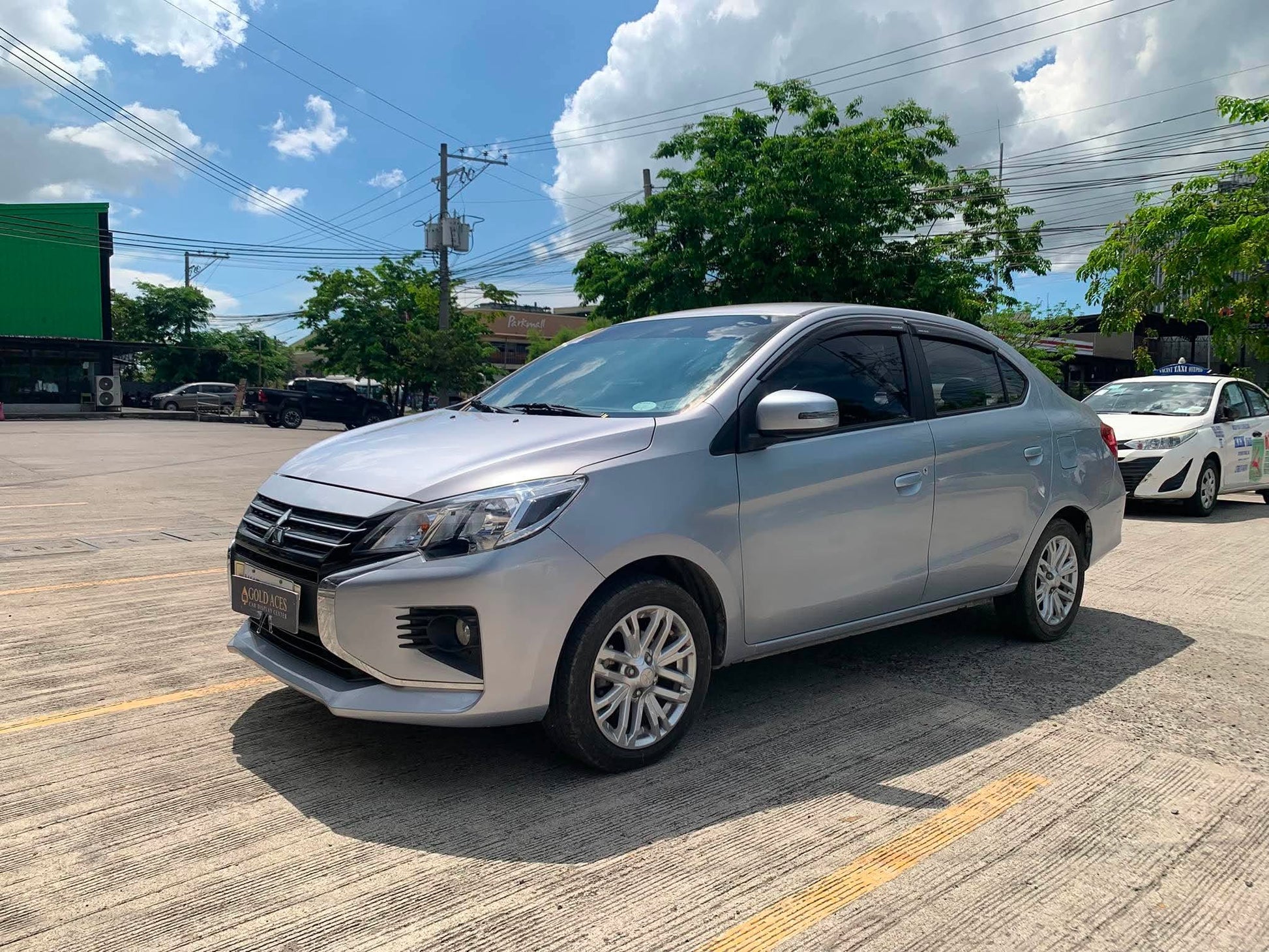 2024 MITSUBISHI MIRAGE G4 GLS 1.2L AUTOMATIC TRANSMISSION Gold Aces Car Display Center