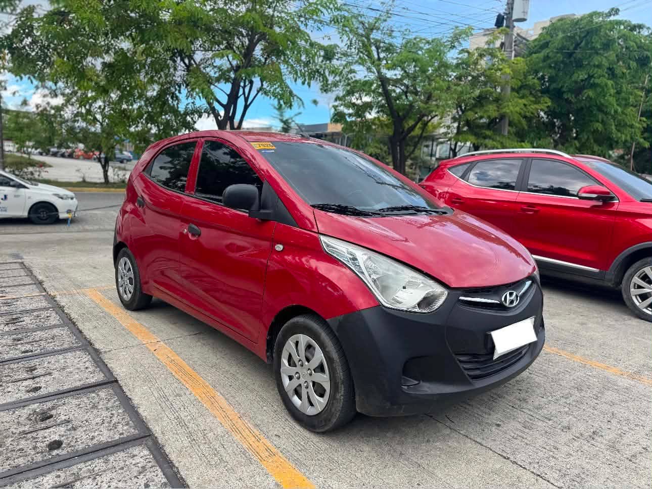 2015 HYUNDAI EON GLX 0.8L MANUAL TRANSMISSION Gold Aces Car Display Center