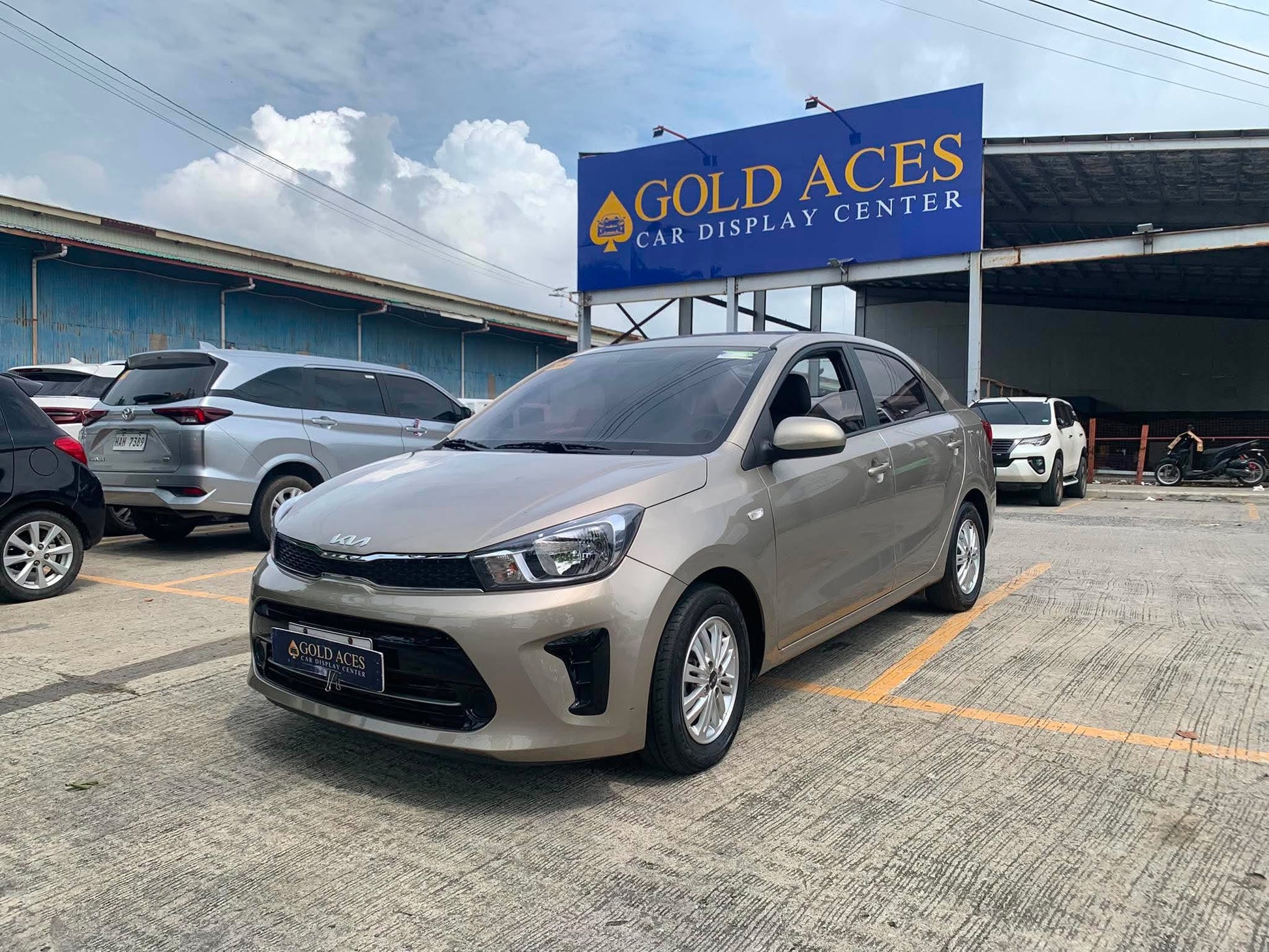 2024 KIA SOLUTO 1.4L LX AUTOMATIC TRANSMISSION Gold Aces Car Display Center