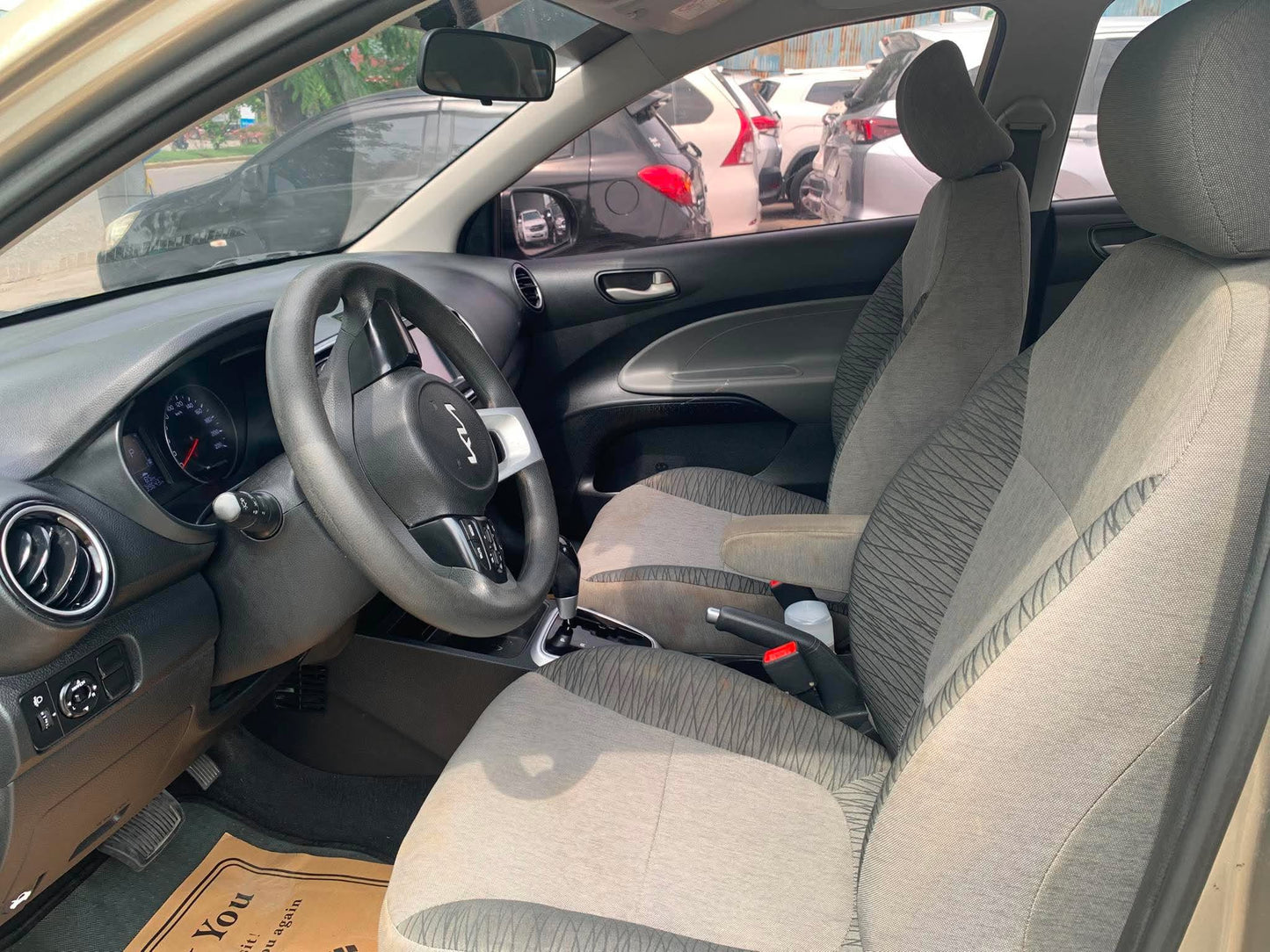 2024 KIA SOLUTO 1.4L LX AUTOMATIC TRANSMISSION Gold Aces Car Display Center