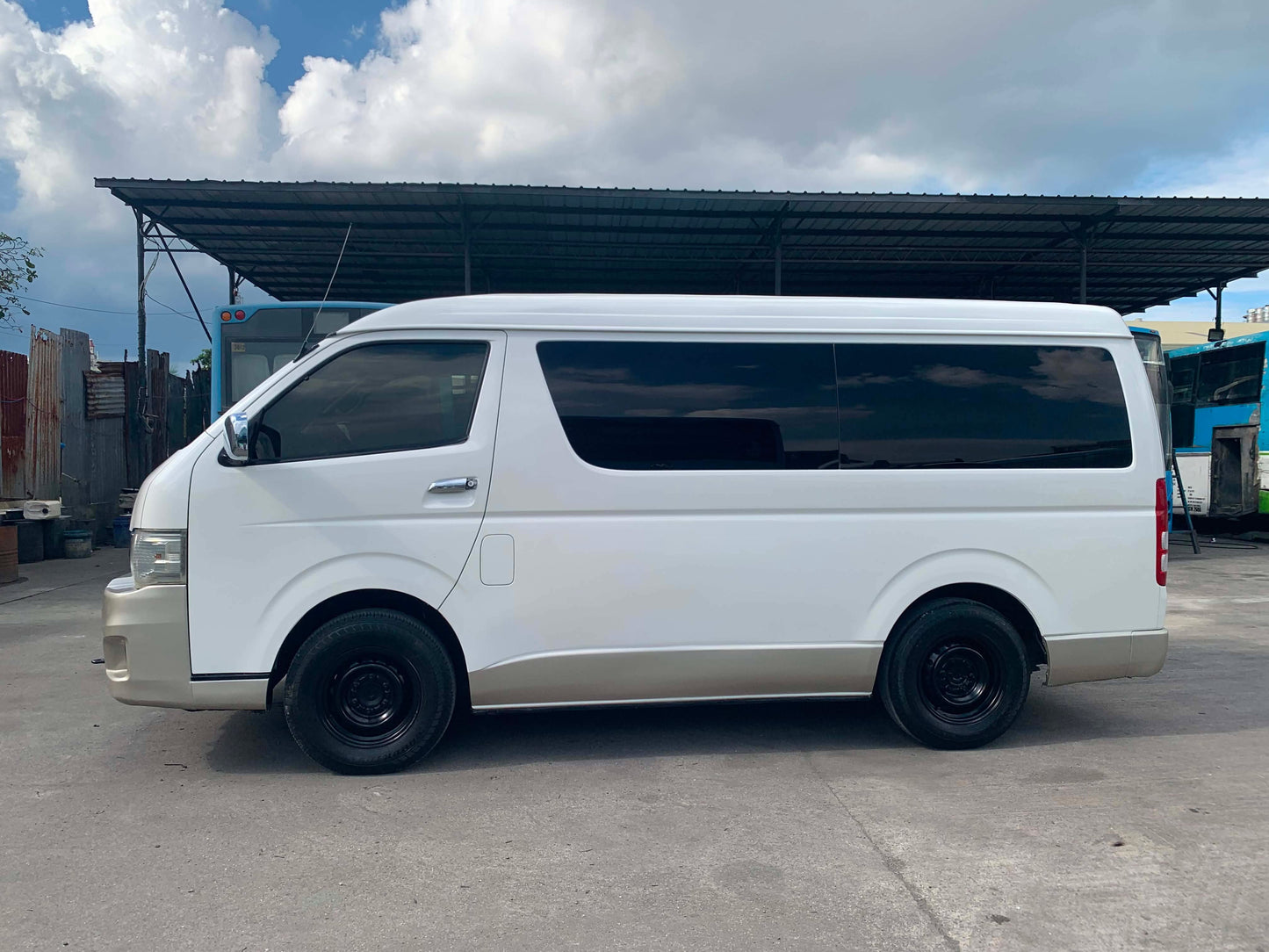 2013 TOYOTA HIACE GL GRANDIA 2.5L DSL MANUAL TRANSMISSION Gold Aces Car Display Center