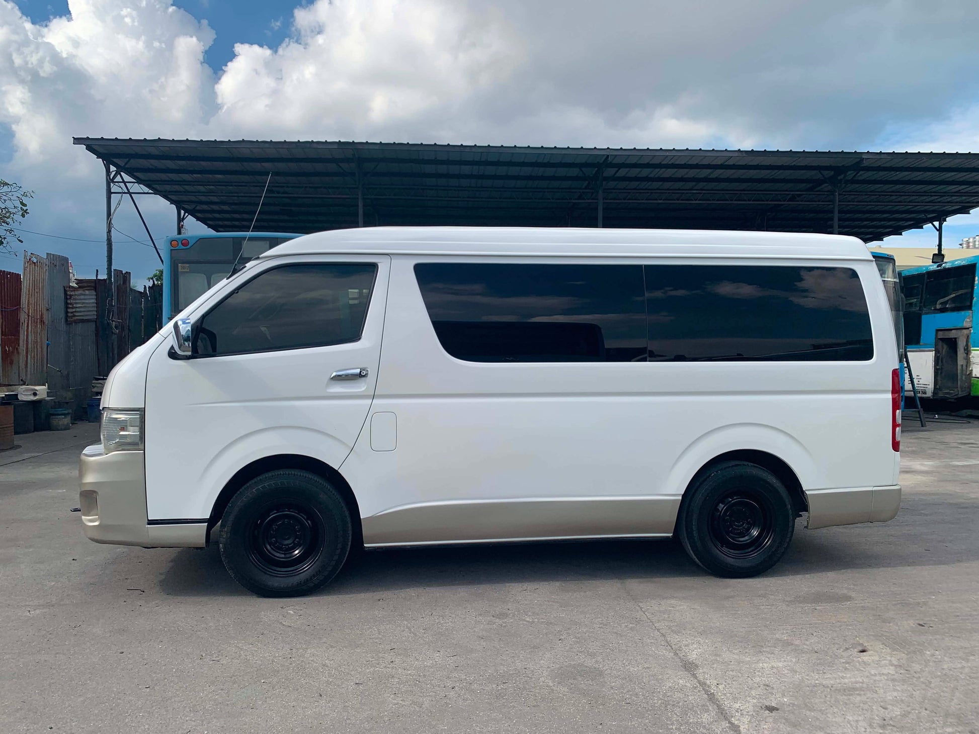 2013 TOYOTA HIACE GL GRANDIA 2.5L DSL MANUAL TRANSMISSION Gold Aces Car Display Center