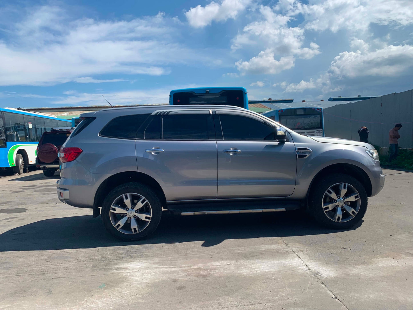 &nbsp;2016 FORD EVEREST TITANIUM 4X2 DSL AUTOMATIC TRANSMISSION Gold Aces Car Display Center