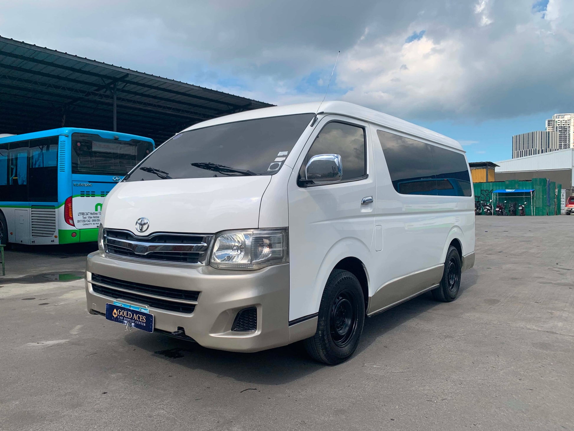 2013 TOYOTA HIACE GL GRANDIA 2.5L DSL MANUAL TRANSMISSION Gold Aces Car Display Center