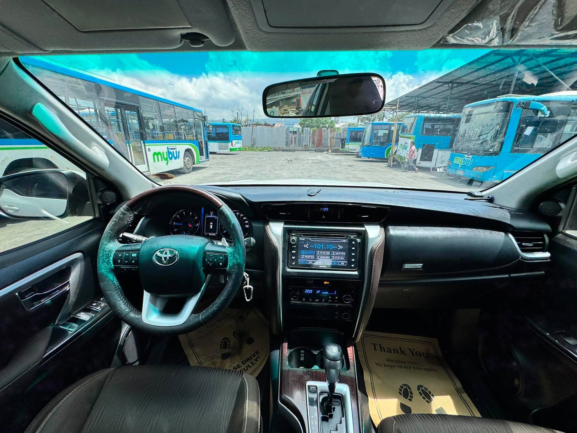 2018 TOYOTA FORTUNER 2.4L G 4X2 AUTOMATIC TRANSMISSION Gold Aces Car Display Center