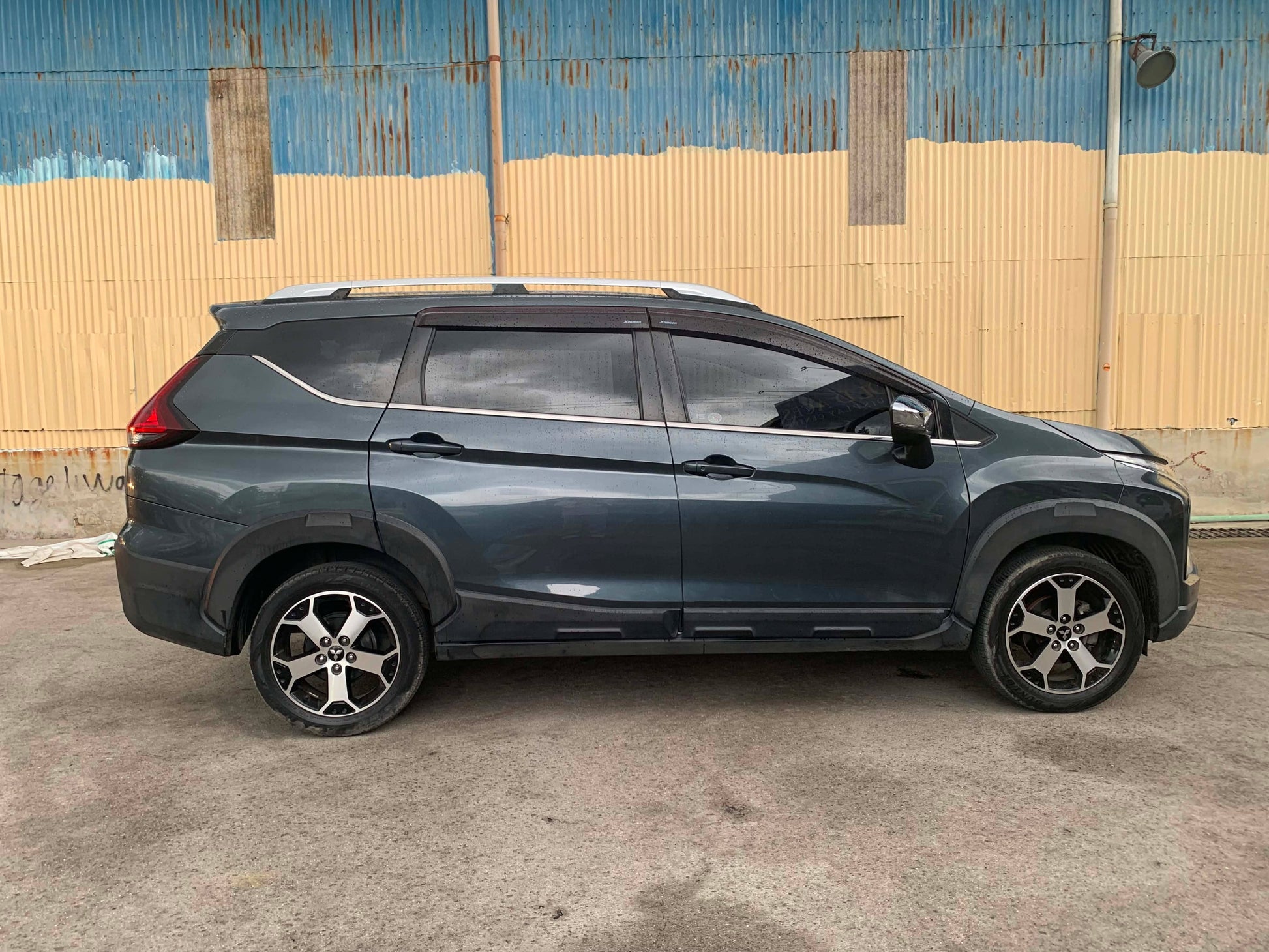 2021 MITSUBISHI XPANDER CROSS 1.5L AUTOMATIC TRANSMISSION Gold Aces Car Display Center