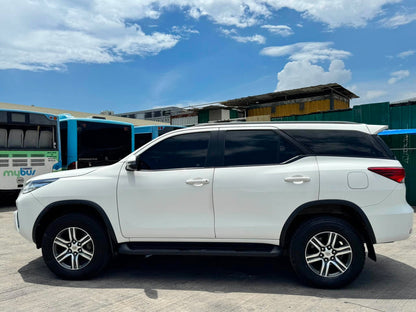 2018 TOYOTA FORTUNER 2.4L G 4X2 AUTOMATIC TRANSMISSION Gold Aces Car Display Center