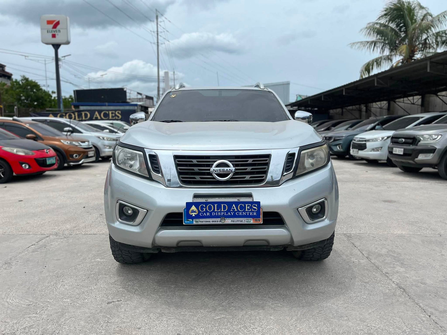 2020 NISSAN NAVARA 2.5L 4X2 EL AUTOMATIC TRANSMISSION Gold Aces Car Display Center