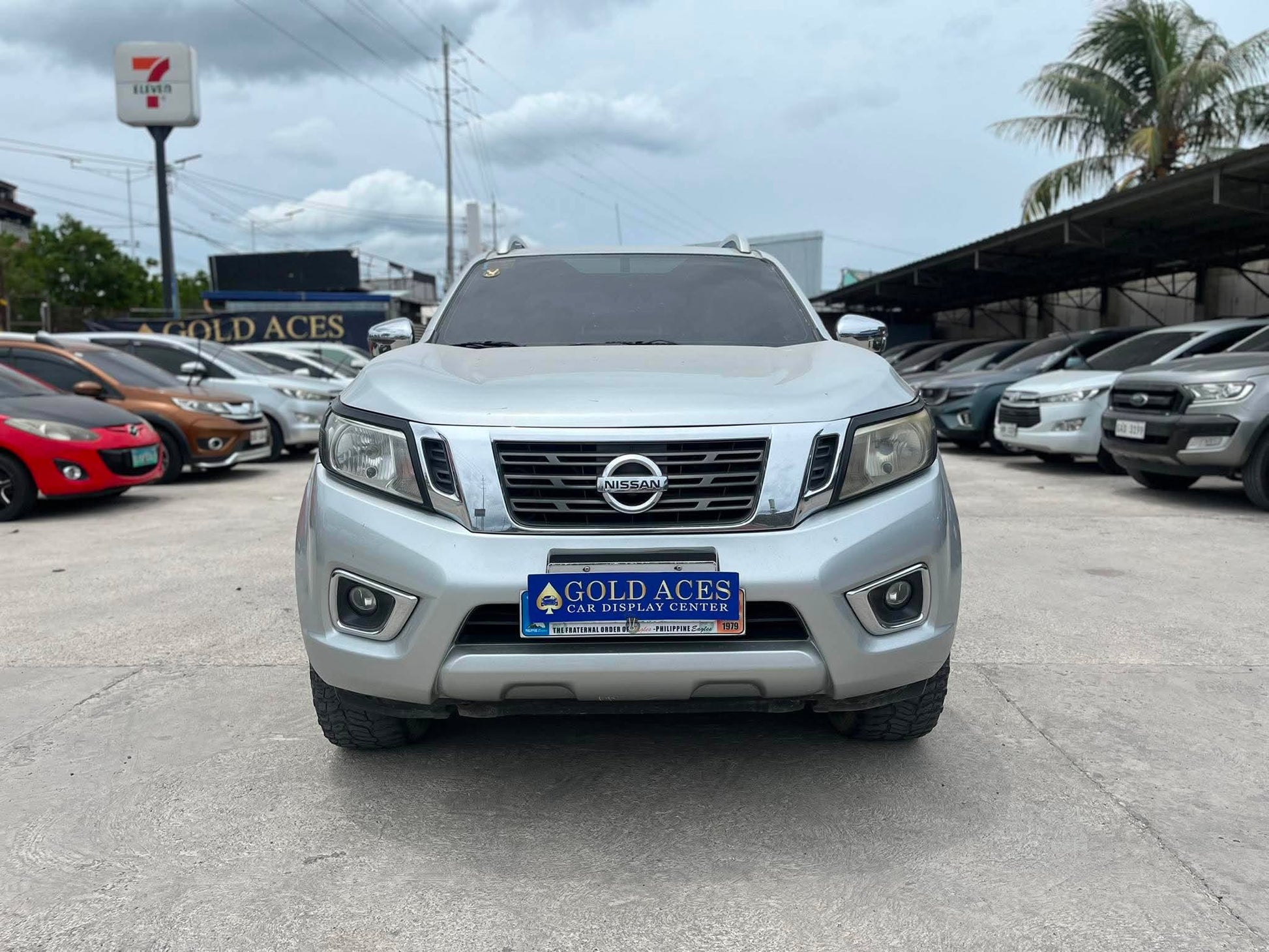 2020 NISSAN NAVARA 2.5L 4X2 EL AUTOMATIC TRANSMISSION Gold Aces Car Display Center