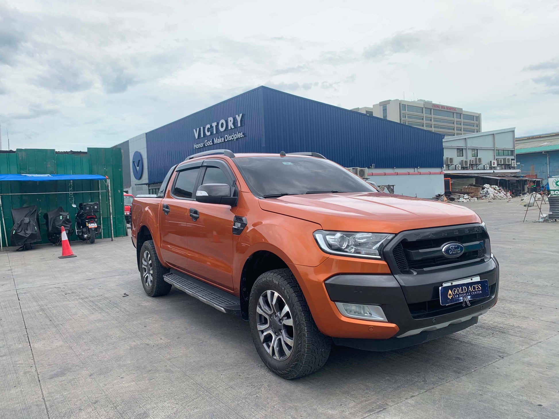 2017 FORD RANGER WILDTRAK 2.2L 4X2 DSL AUTOMATIC TRANSMISSION Gold Aces Car Display Center