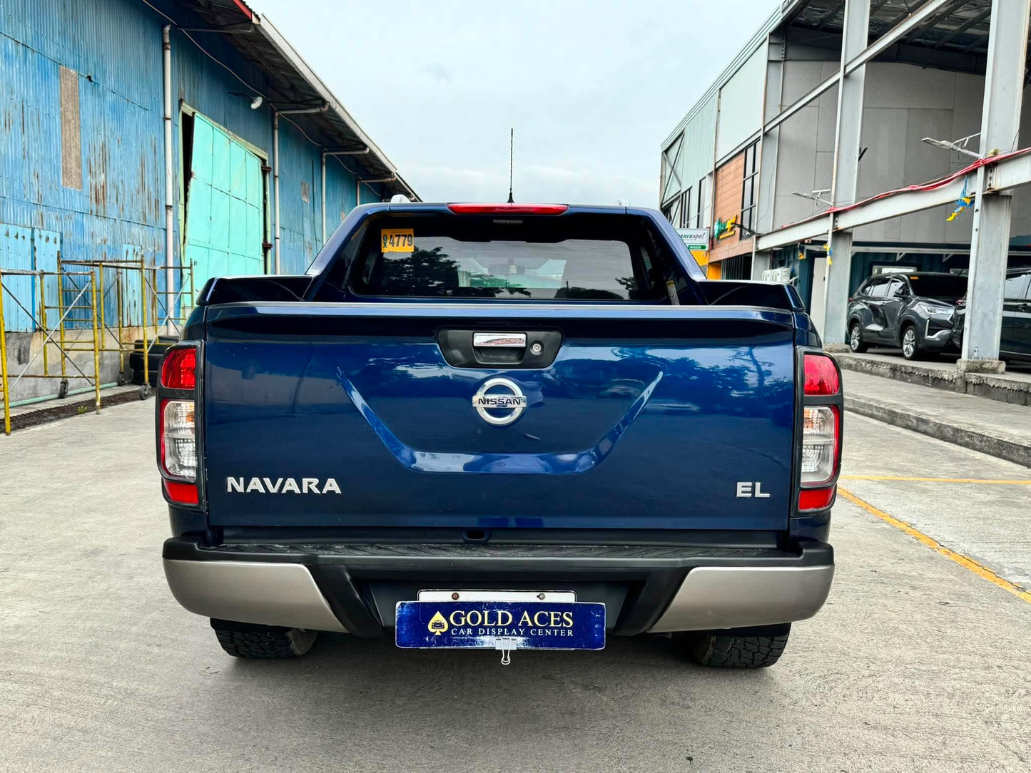 2017 NISSAN NAVARA 2.5L EL 4X2 AUTOMATIC TRANSMISSION Gold Aces Car Display Center