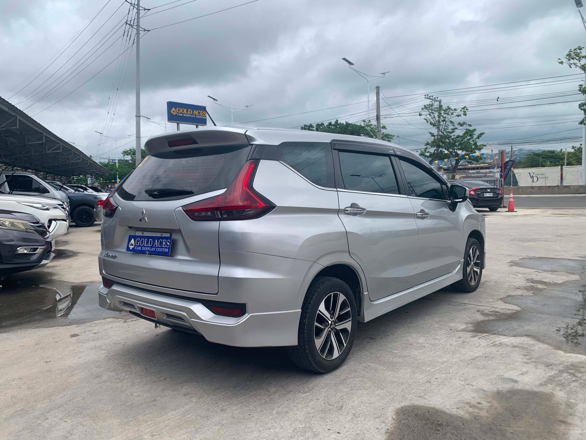 2019 MITSUBISHI XPANDER 1.5L GLS SPORT AUTOMATIC TRANSMISSION Gold Aces Car Display Center