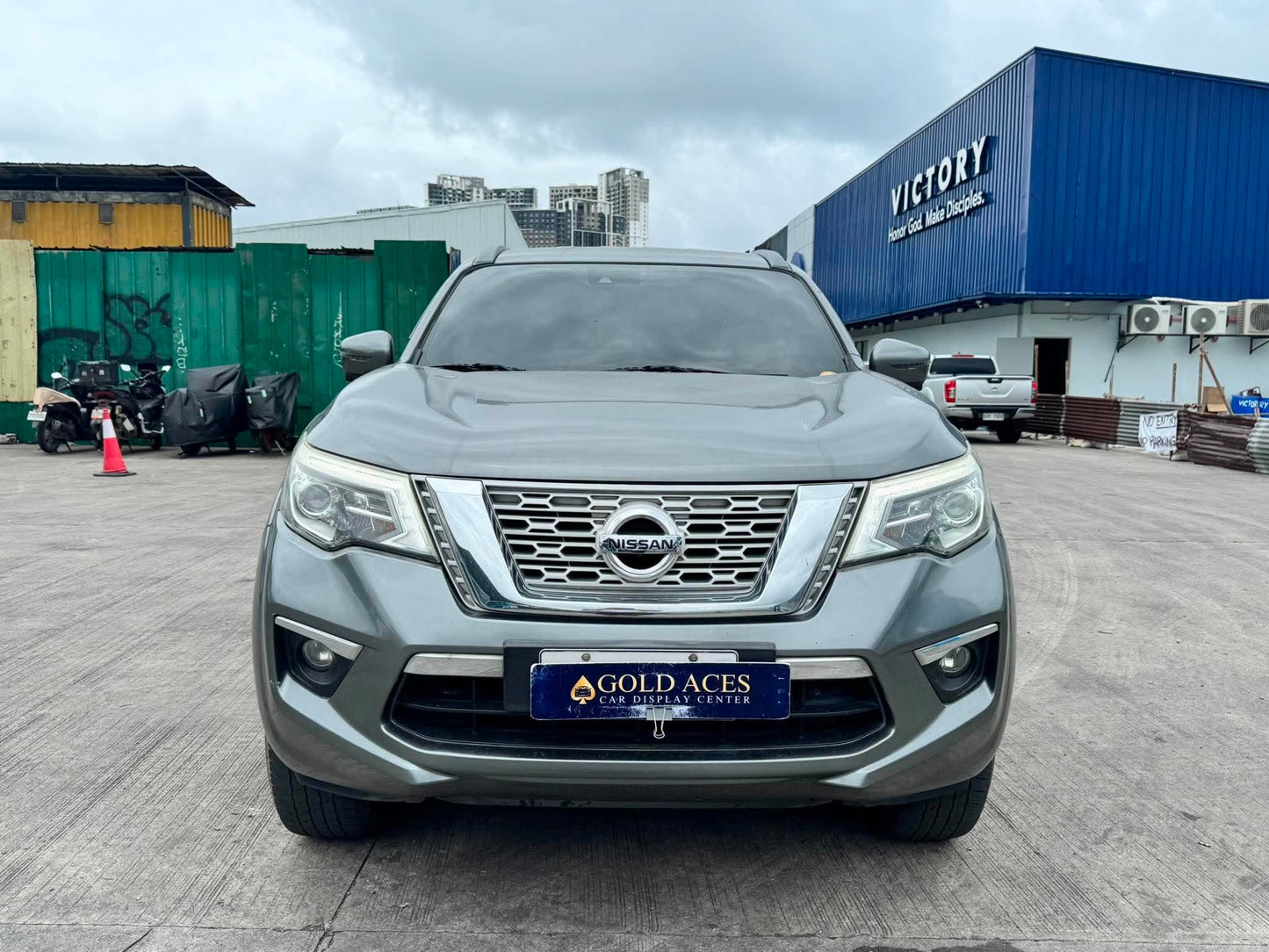 2019 NISSAN TERRA 2.5L VL 4X2 AUTOMATIC TRANMISSION Gold Aces Car Display Center