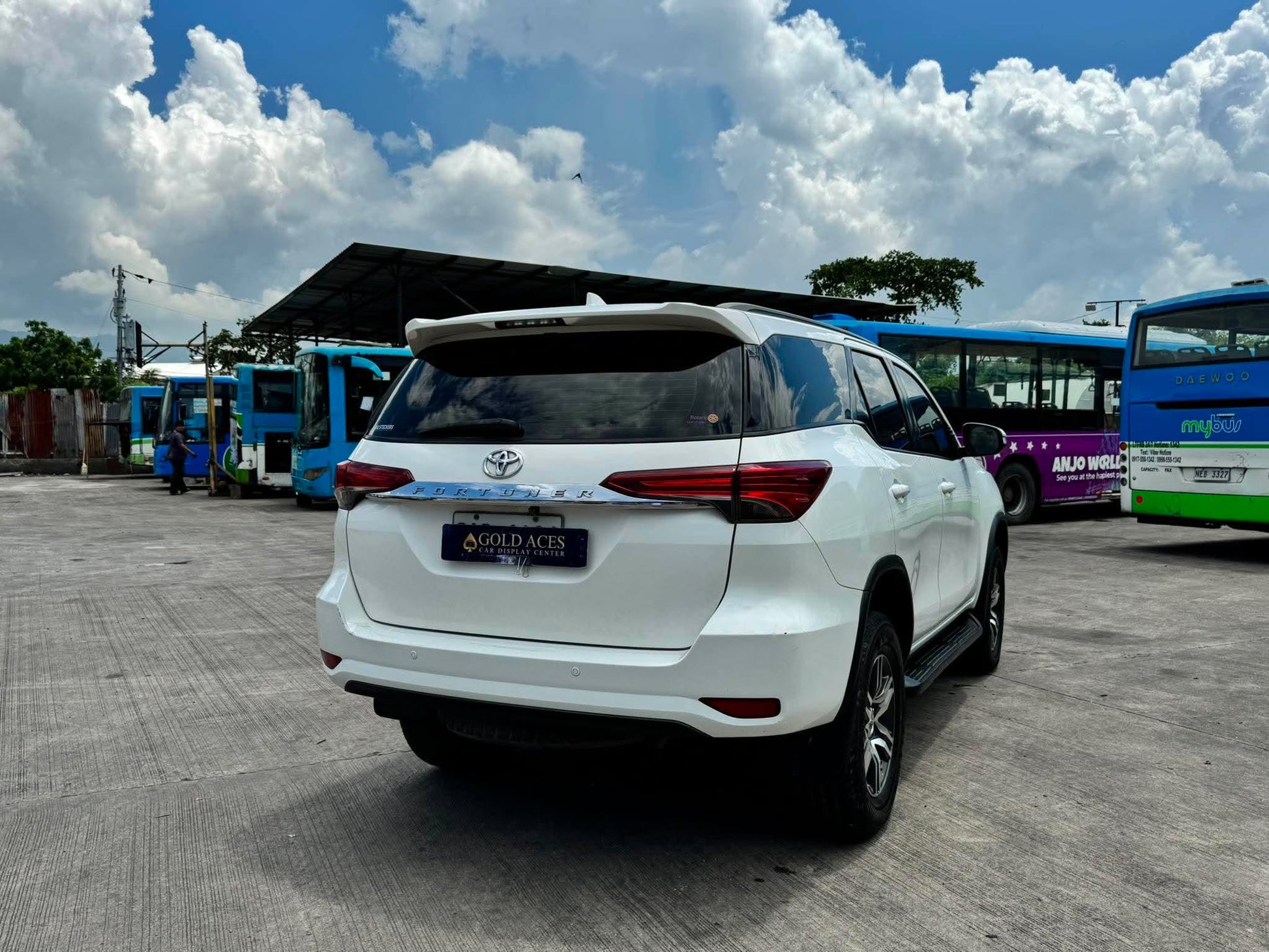 2018 TOYOTA FORTUNER 2.4L G 4X2 AUTOMATIC TRANSMISSION Gold Aces Car Display Center