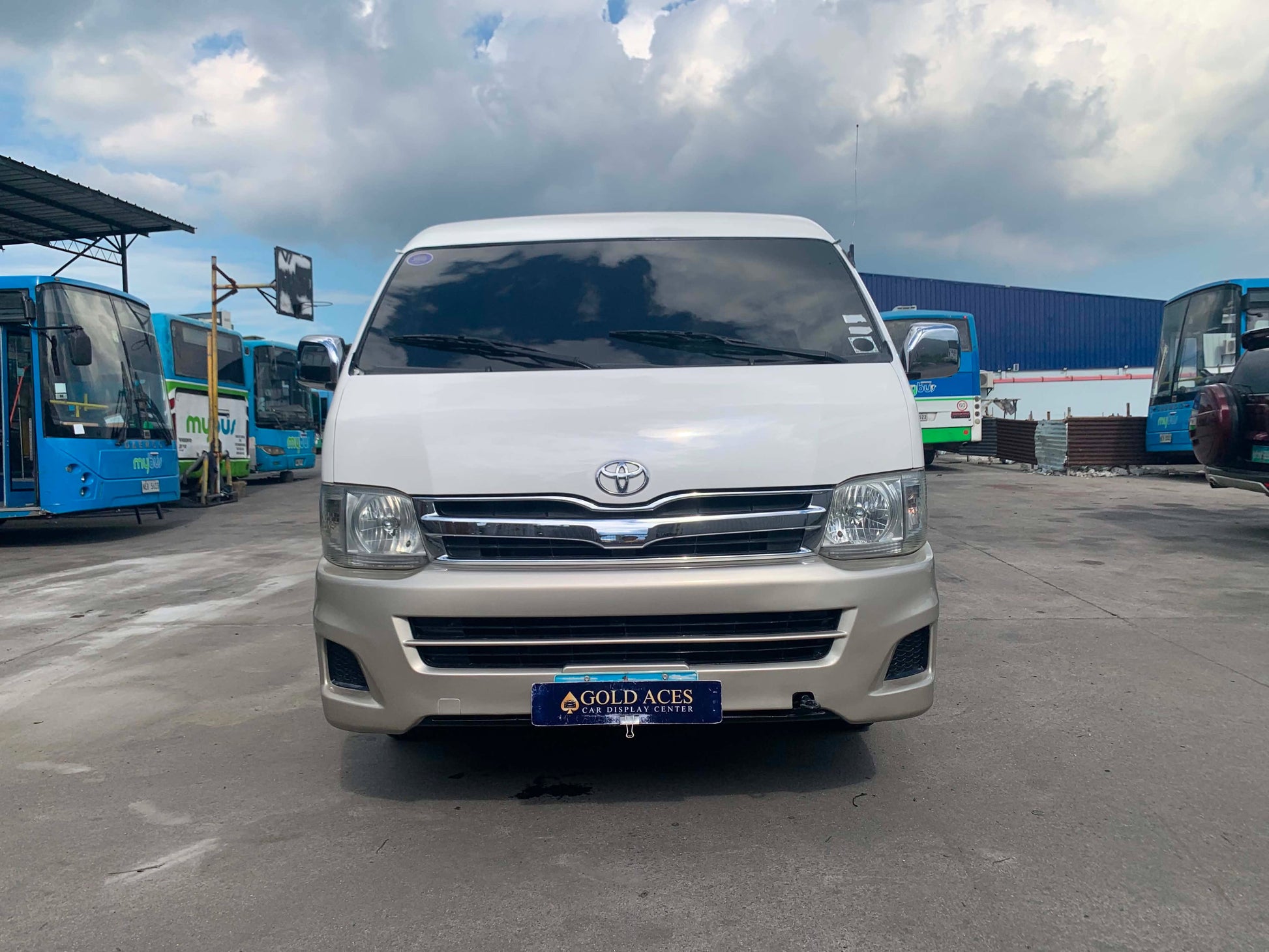 2013 TOYOTA HIACE GL GRANDIA 2.5L DSL MANUAL TRANSMISSION Gold Aces Car Display Center