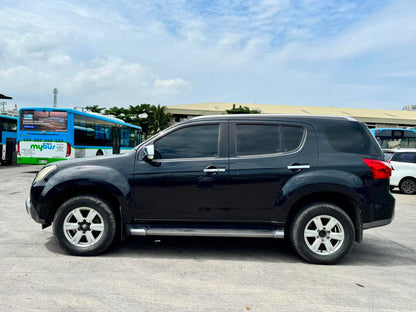 2015 ISUZU MUX LSA 2.4 AUTOMATIC TRANSMISSION Gold Aces Car Display Center