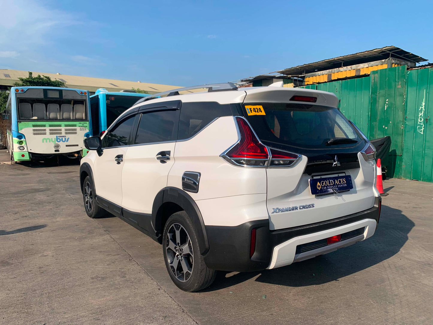 2021 MITSUBISHI XPANDER CROSS 1.5L AUTOMATIC TRANSMISSION Gold Aces Car Display Center