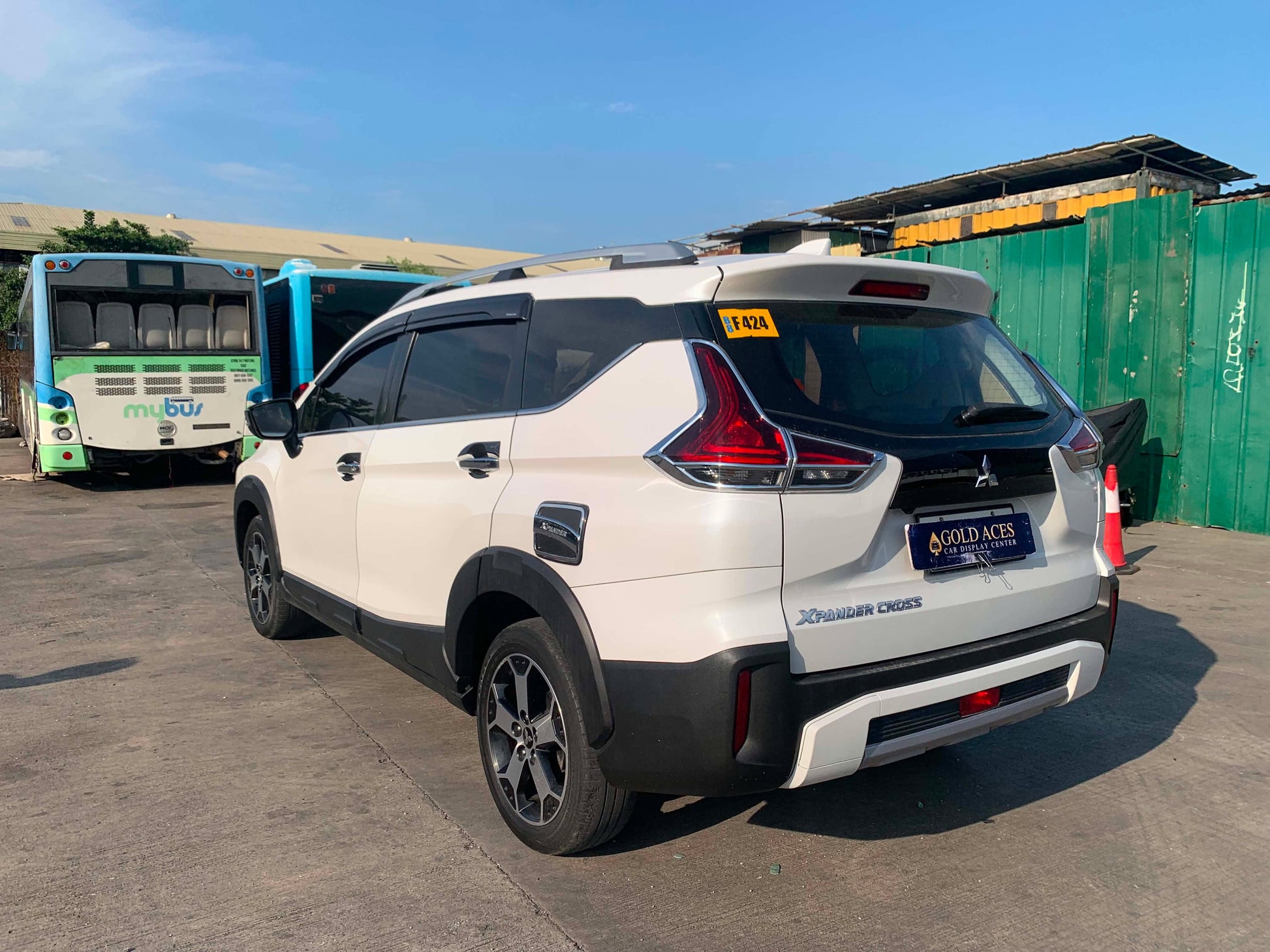 2021 MITSUBISHI XPANDER CROSS 1.5L AUTOMATIC TRANSMISSION Gold Aces Car Display Center