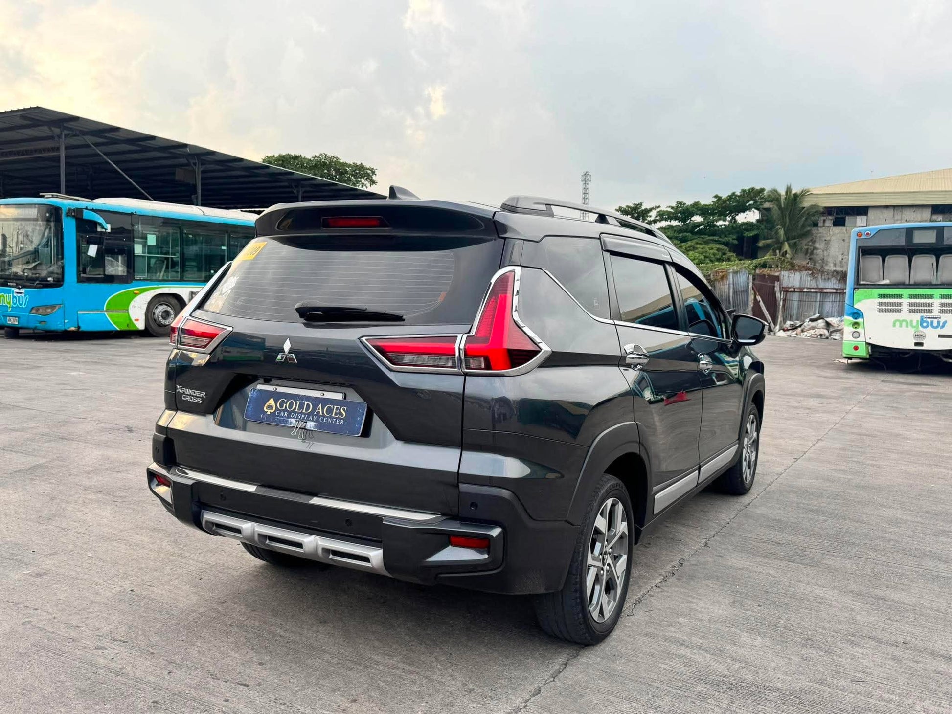 2023 MITSUBISHI XPANDER CROSS 1.5L AUTOMATIC TRANSMISSION Gold Aces Car Display Center