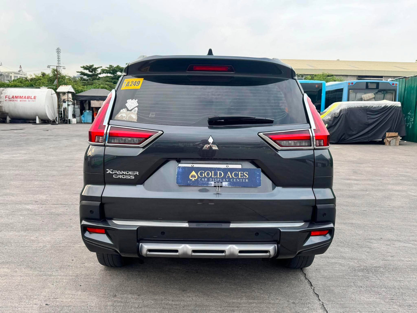 2023 MITSUBISHI XPANDER CROSS 1.5L AUTOMATIC TRANSMISSION Gold Aces Car Display Center