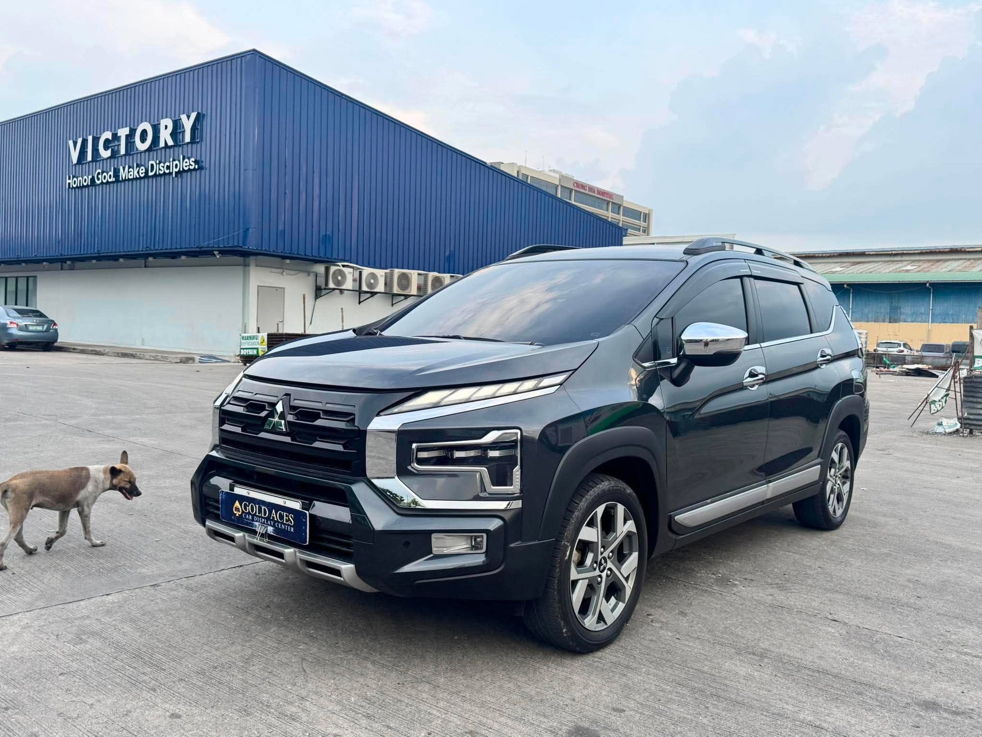 2023 MITSUBISHI XPANDER CROSS 1.5L AUTOMATIC TRANSMISSION Gold Aces Car Display Center